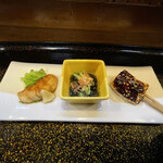 東寿司 - お通し　白身のムニエル　もずく　豆腐田楽
