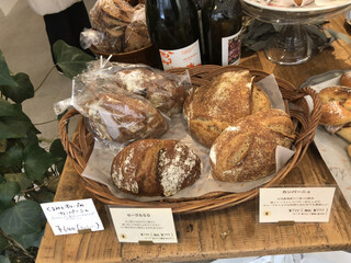 May's bakery - 乡村面包和黑麦面包