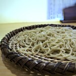 蕎麦切り かんべえ - ＊お蕎麦は滑らか食感で美味しい。辛味大根がよく合いますね。