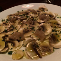 マディソン ニューヨーク キッチン - マッシュルームのカルパッチョ