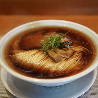柴崎亭 - 料理写真:中華そば ¥660 麺線が美しい