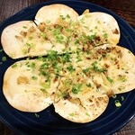 加藤商店 - いぶりがっことモッツァレラのパリピザ