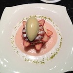 Toshi Yoroizuka - 莓のミルフィーユTOPから