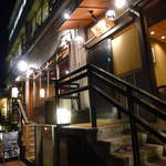 水炊きしみず - 少しだけ階段を上がり、水炊き専門店「しみず」を訪れる