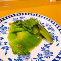 喜記 銀座店 - ⚫旬の中国野菜の強火炒め「ガイラン菜のガーリック炒め」