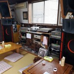 うどん屋 - 店主さん手作りのスピーカーたちです！