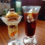 Bikkuri Donki - 塩キャラメルプリンパフェ&アイスコーヒー