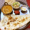 Jahangiru - Bランチ（シーフードカレー、パパド、サラダ、タンドリーチキン、ライタ、ナン）