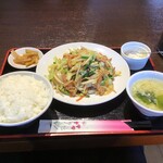 中華料理 向陽飯店 - 野菜炒め定食