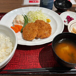 はいり屋 - ヒレカツ定食 1040円。