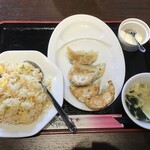 中華料理 向陽飯店 - 餃子セット