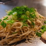 八昌 - もやし炒めは広島細もやしの甘さを堪能できます