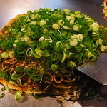 八昌 - ここ最近で最高の出来ばえのそば玉・イカ天・ネギのせ