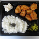 たこやき 立ち呑み や～まん - からあげ弁当 400円(税込)　(2022.2)