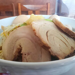 麺カフェ ひまわり - チャーシュー分厚い