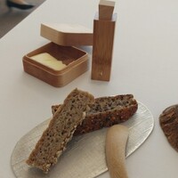 フランス料理 エステール by アラン・デュカス - 本日の逸品(ゴマのパン)