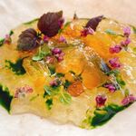 レヴォ - アカヤガラのジュレ　雲丹やジュンサイ、大葉のオイル　ジャガイモ