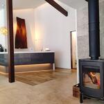 レヴォ - レセプションには暖炉も