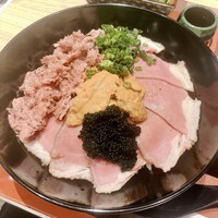 個室和食 肉割烹 吟次郎 品川駅前店 - ローストビーフと黒毛和牛プレミアムひつまぶし