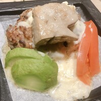 個室和食 肉割烹 吟次郎 品川駅前店 - 丹波牛と神戸ポーク　フォアグラハンバーグ