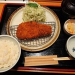 Tonkatsu Maisen - ご飯にキャベツ、みそ汁もおかわり自由♪平日限定ロースかつ定食1,000円