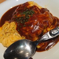 ビーフオムライス