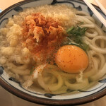 Tsurumaru Udon - 生卵はおうどんに投入