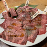 Gensen Wagyuu Yakiniku Hishimekiya - 