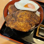 ヨーロッパ軒 - ビーフカツ丼セット[並] 1550円（ + 目玉焼き 100円）
            丼アップ