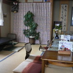 ジュン - 奥の部屋は座敷です