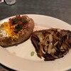 Black Angus Steakhouse - 料理写真:ステーキとポテト♪