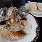 ステーキ・洋食のTANTO屋 - 鯛と魚介のポワレ（坊勢の牡蠣付き）　2022.2