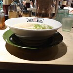 河童ラーメン本舗  - 横から