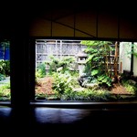 うさぎ屋 - どこの席からもきれいな庭が見えます