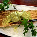 うさぎ屋 - 黒糖わらび餅　たっぷり氷の上に乗って出てきました