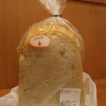 ロアール 本店 - 食パン：320円