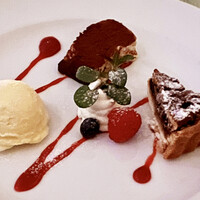 37 Steakhouse & Bar - 