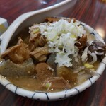 丸千葉 - 煮込み部の活動にも余念がない。