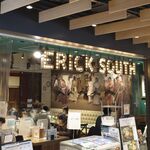 エリックサウス - 色々と飲食店がある中で今回選んだのは、南インド料理店の「エリックサウス　KITTE名古屋店」。
