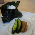 Omusubi Kafe Nikori - 牛肉甘辛煮おにぎり(250円)