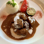 ピパ・ブルー - （肉料理２）
                                　　柔らかな国産牛肉のソテー
                                　　パプリカ風味デュクセルソースバターライス添え