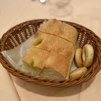 エリオ・ロカンダ・イタリアーナ - パン