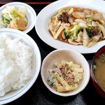 Nihommatsu Doraibuin - 八宝菜定食