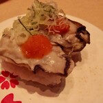 Kaitensushi Umihe - 蒸し牡蠣（286円）（2021年11月）