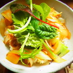 おばんざい はこべら - 生麩と野菜の丼