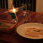 ヨナサルウテ - ゴルゴンゾーラのペンネ