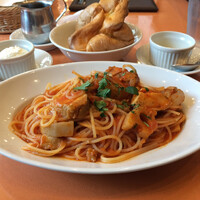 トラットリア グランボッカ - チキンとレンコンのトマトソース