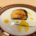 山玄茶 - 焼き物は寒鰤の柚子ソース