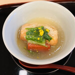 山玄茶 - 車麩、鮭、赤こんにゃく、セリのみぞれ餡かけ