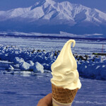 オホーツク流氷館 売店 - 流氷ソフトクリーム